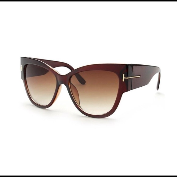 Oversized Sunglasses - Picture 3 of 8